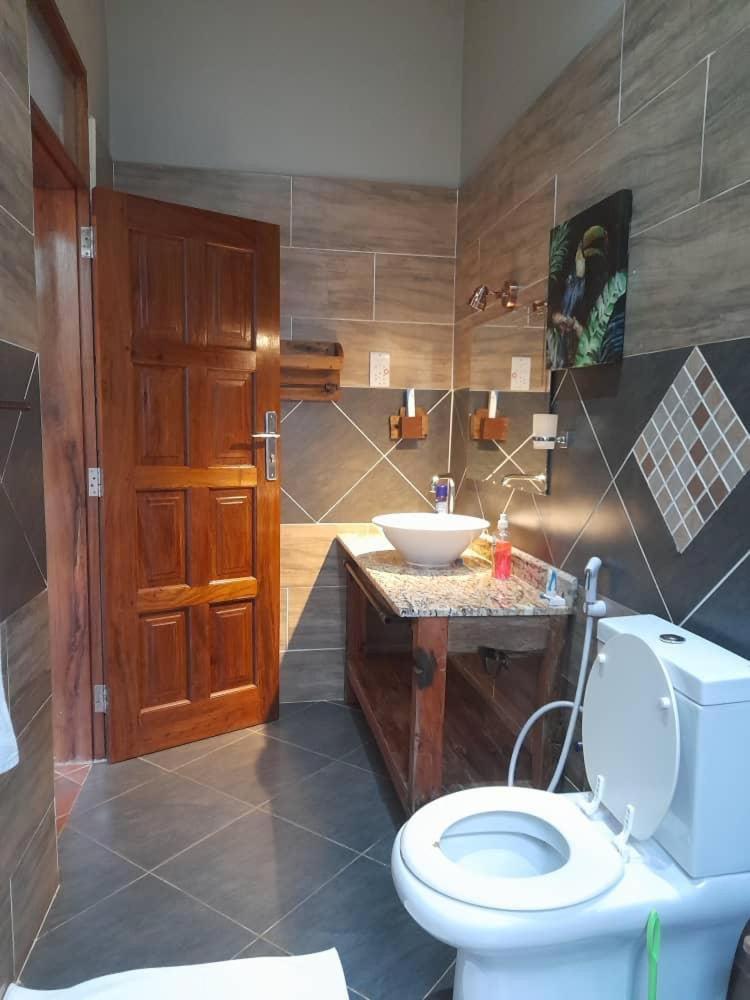 Kinga Homes Boutique Hotel Moshi Extérieur photo